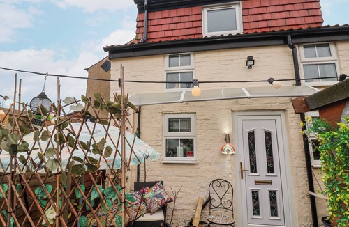 Beverley Cottage | FLEMINGATE COTTAGE, romantic, with a garden in Beverley