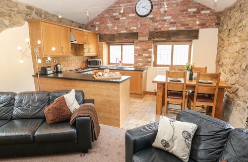 Belper Cottage | FLETCHERS BARN, family friendly, with open fire in Alderwasley
