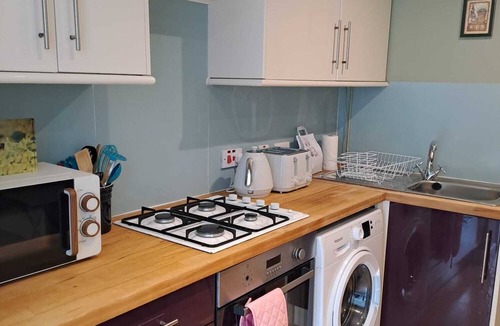Bicester House | Fox Haven - Charming Three-Story Cottage in Bicester