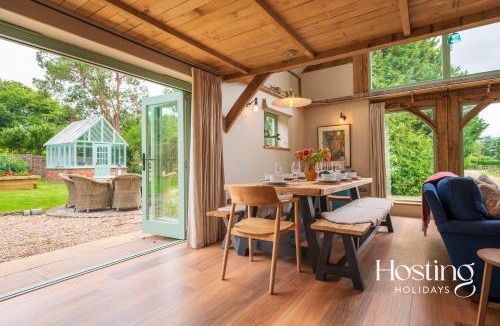 Westlington House | Foxglove Barn - Rurally located 3 bed equestrian paradise