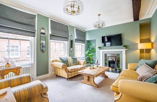 York House | Friargate House - a premium stay that sleeps 9 guests in 4 bedrooms
