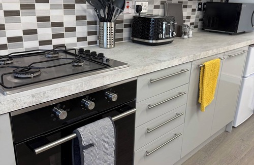 Oadby House | From £45pnpp; Deluxe Stays; Contractors, Businesses, Relocators, Insurance Stays