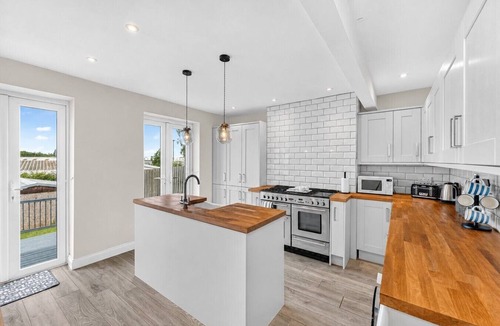 Northampton House | Central & Stylish House Free Parking Super-Fast Wifi Smart TV Self-Check-In Yoko Property