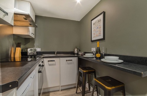 York Cottage | Gillygate Boutique Apartment - sleeps 4 guests in 1 bedroom