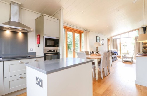 Barnsdale Cabin | GLASTON, stylish interior, open-plan, Exton