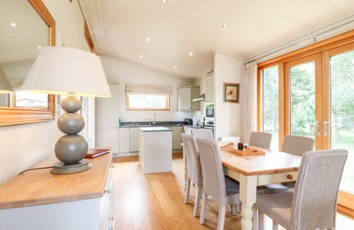 Barnsdale Cabin | GLASTON, stylish interior, open-plan, Exton
