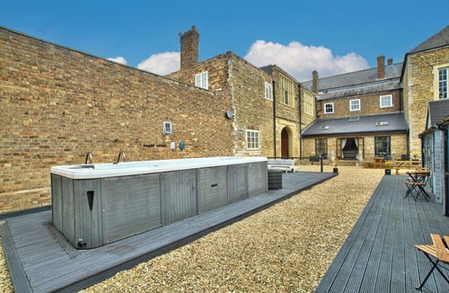 Glentham House | Glentworth Manor by Group Retreats