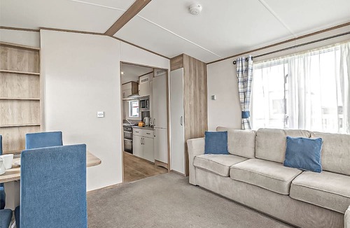 Skegness House | Gold Accessible with parking & decking
