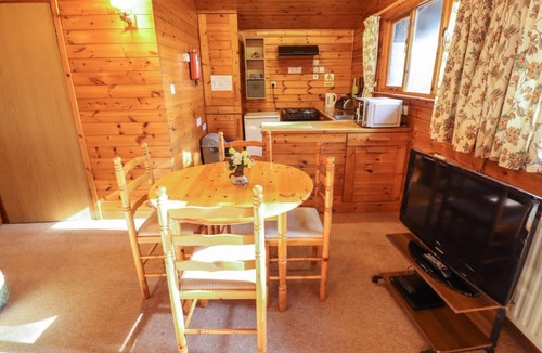 Alford Cabin | Goldcrest: A Charming Retreat