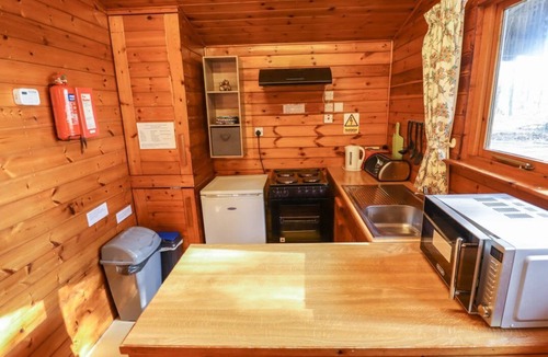 Alford Cabin | Goldcrest: A Charming Retreat