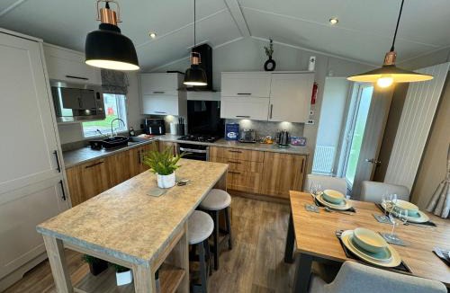 Addlethorpe Other | Golden Anchor - The Waverley - Coastal Caravan Breaks