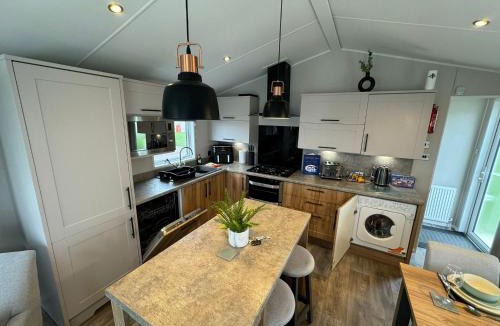 Addlethorpe Other | Golden Anchor - The Waverley - Coastal Caravan Breaks