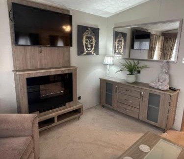 Chapel Saint Leonards Resort | Golden Palm Resort - The Cambridge Deluxe - Coastal Caravan Breaks