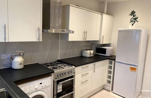 Childs Hill Apartment | Golders Green Sweet Home Garden