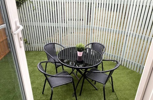 Childs Hill Apartment | Golders Green Sweet Home Garden
