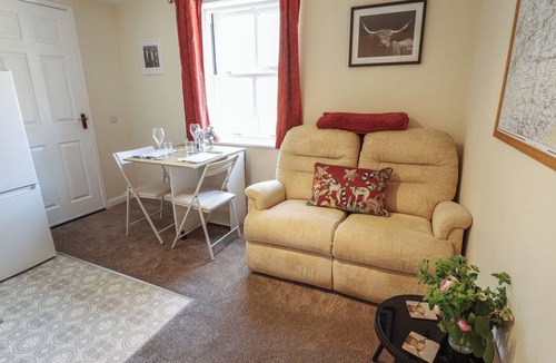 Spilsby Cottage | GOLDFINCH, pet friendly, with a garden in Spilsby