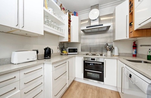 Queen's Gate Cottage | Gorgeous 4-bed House Near Museums & Hyde Park