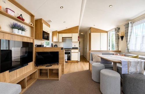Harwich House | Great caravan with decking at Dovercourt Holiday Park ref 44506F