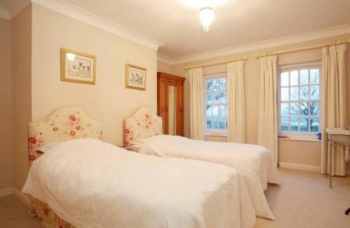 Tadcaster House | Hall Cottage & gardens, & hard tennis court, Wighill, nr York and Leeds
