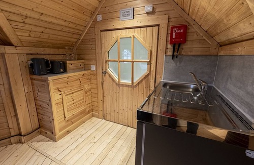 Kirknewton Cabin | Hare Hill Cabin - sleeps 2 guests in 1 bedroom