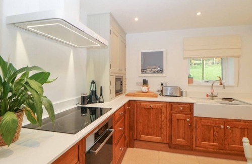 Beeley House | Harebell Cottage is in Curbar.