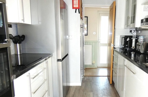 Burnham Market Cottage | Harpers - sleeps 6 guests in 3 bedrooms