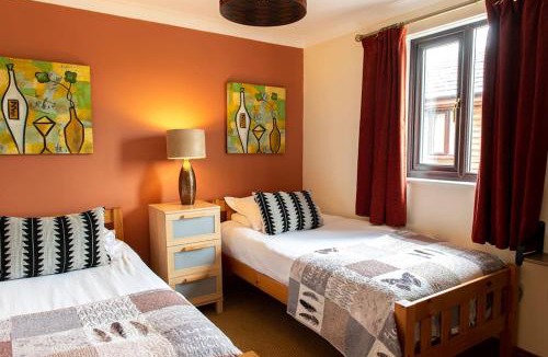 Storwood Villa | Harvest 1 Lodge - Yellowtop Country Park - Hot Tub - Yorkshire