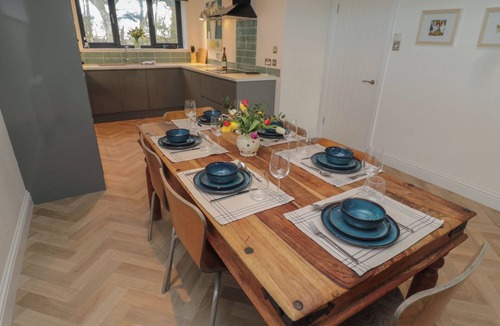 Berwick-upon-Tweed House | HARVEST COTTAGE 2, pet friendly, with a garden in Lowick