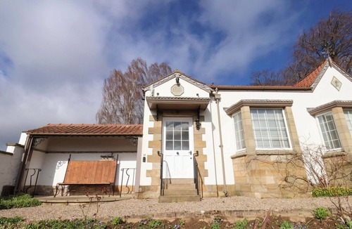 Briggswath Cottage | HAWTHORN LODGE, pet friendly, luxury holiday cottage in Whitby