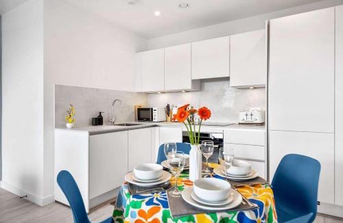 Botwell Apartment | Hayes 4 Sleep/Near Tube/Heathrow