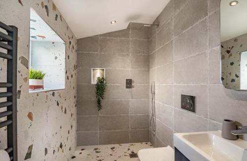 Colne House | Hazelgrove Lodge Barn