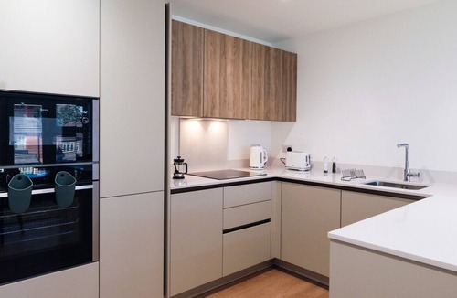 Cheadle Apartment | Heald Green Flat, Parking, Near Manchester Airport