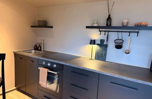 Sowerby Bridge Cottage | HEATH HIDEAWAY, pet friendly, with a garden in Ripponden