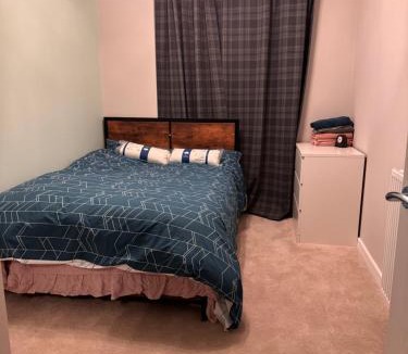 Botwell Apartment | Heathrow Hayes