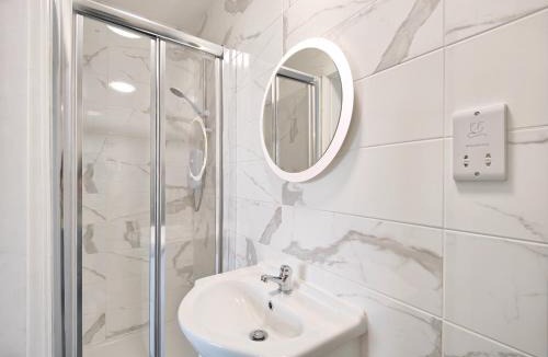 Hazel Grove Apartment | HEYHOO Charming Holiday Studio in Hazel Grove - Self Catering Apartment 2