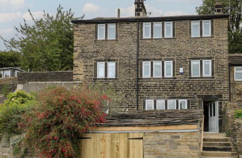 Hepworth House | Hill Top Cottage