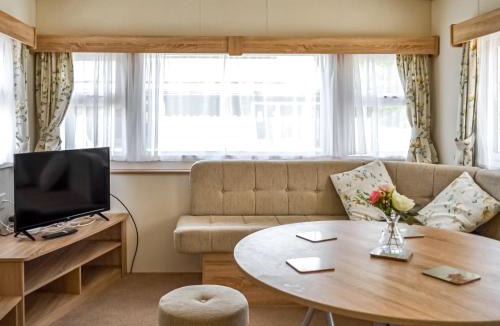 Gainsborough House | Hillcrest Caravan - Uk44798