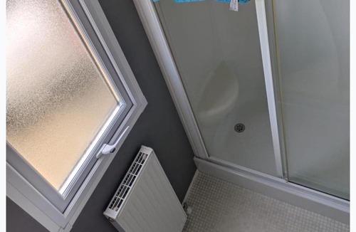 Winestead House | Holiday Home Sleeps 8 with Beach Access