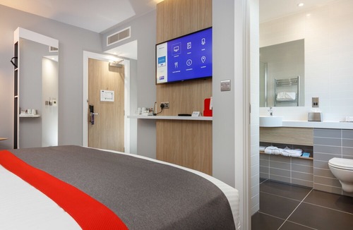 Wigan Hotel | Holiday Inn Express Wigan, an IHG Hotel