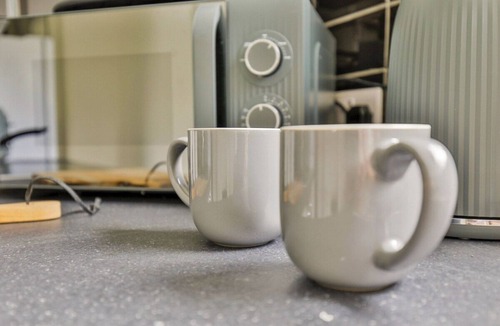 Oldham House | Hollins House | 2 BR | Near Manchester