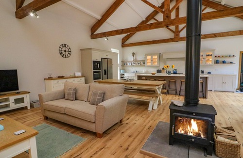 Sedbergh House | HOLLOWGILL BARN, pet friendly, luxury holiday cottage in Sedbergh