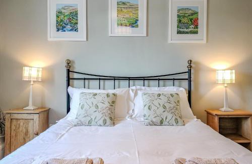Giggleswick House | Holly Bank Cottage