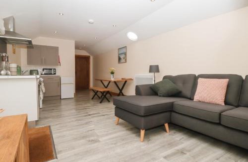 Tunstall House | Honeybee Cottage