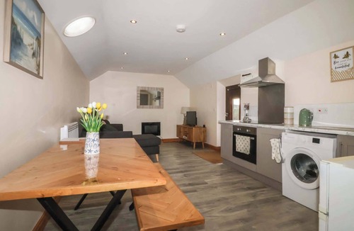 Tunstall Cottage | Honeybee Cottage, Withernsea