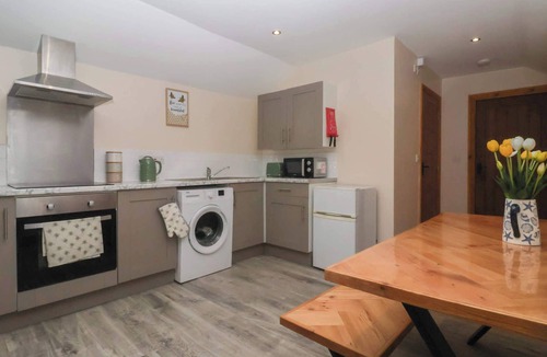 Tunstall Cottage | Honeybee Cottage, Withernsea