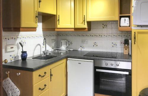 Middle Mayfield House | Honeysuckle Cottage - Uk4177