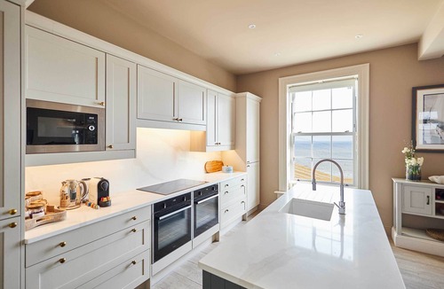 Muston House | Host and Stay | Sea View