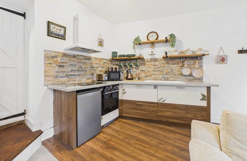 Rothbury House | Host & Stay | Brackenrigg Cottage