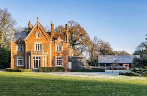Diss House | Host & Stay | Bressingham Lodge