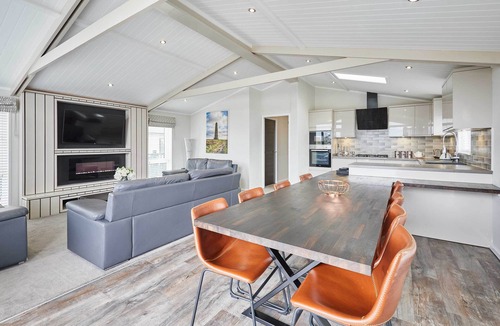Carlton-in-Cleveland Ski Chalet | Host & Stay | Captain Cook Lodge